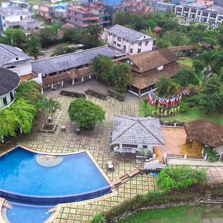 Shangri-La Village Resort, Pokhara Zewnętrze zdjęcie