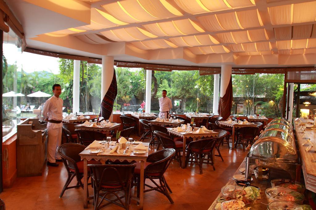 Shangri-La Village Resort, Pokhara Zewnętrze zdjęcie