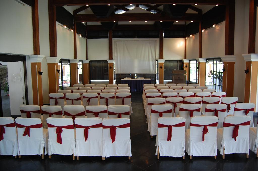 Shangri-La Village Resort, Pokhara Zewnętrze zdjęcie